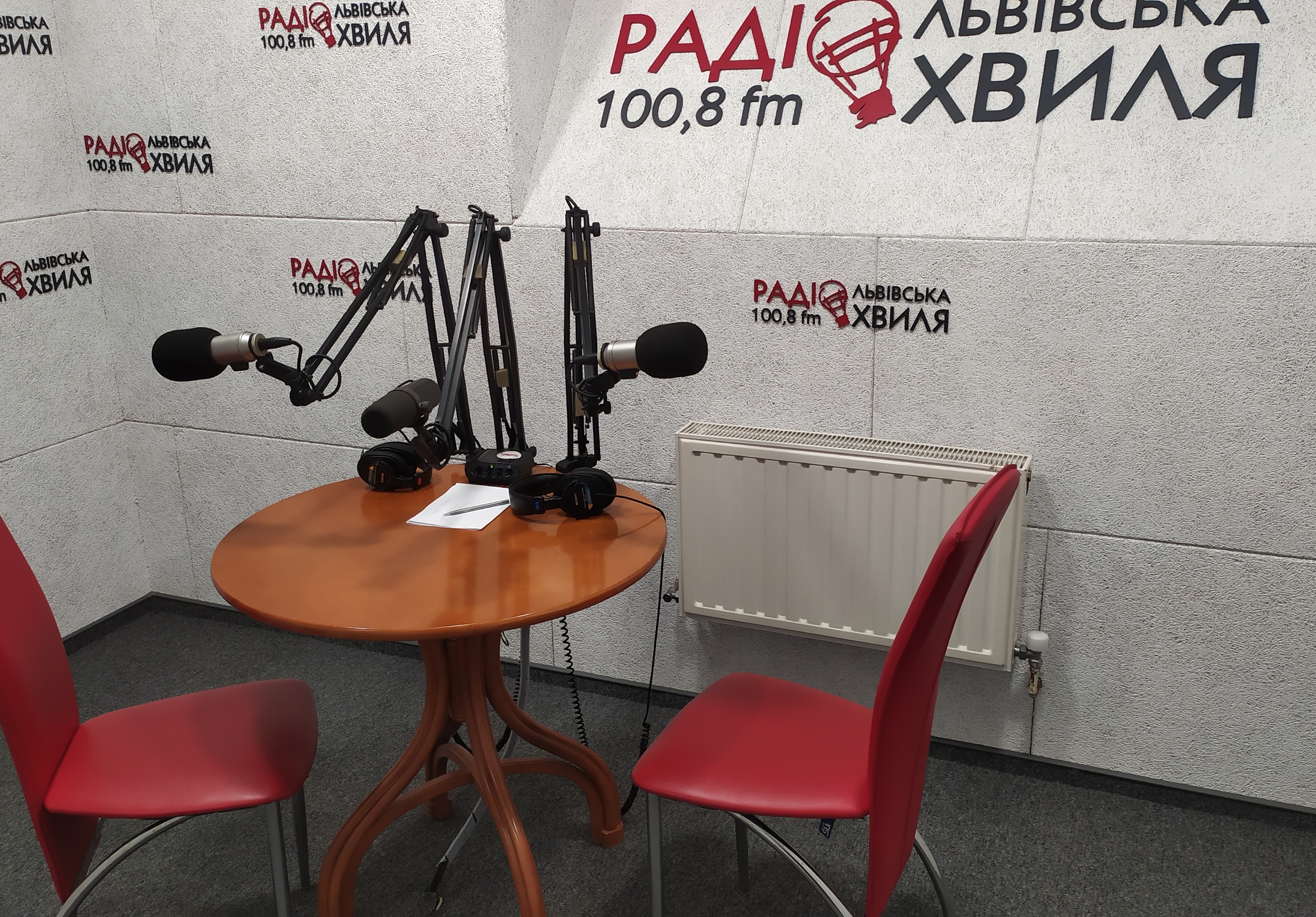 Фото - 3 Студія Радіо Львівська Хвиля FLOORBEST