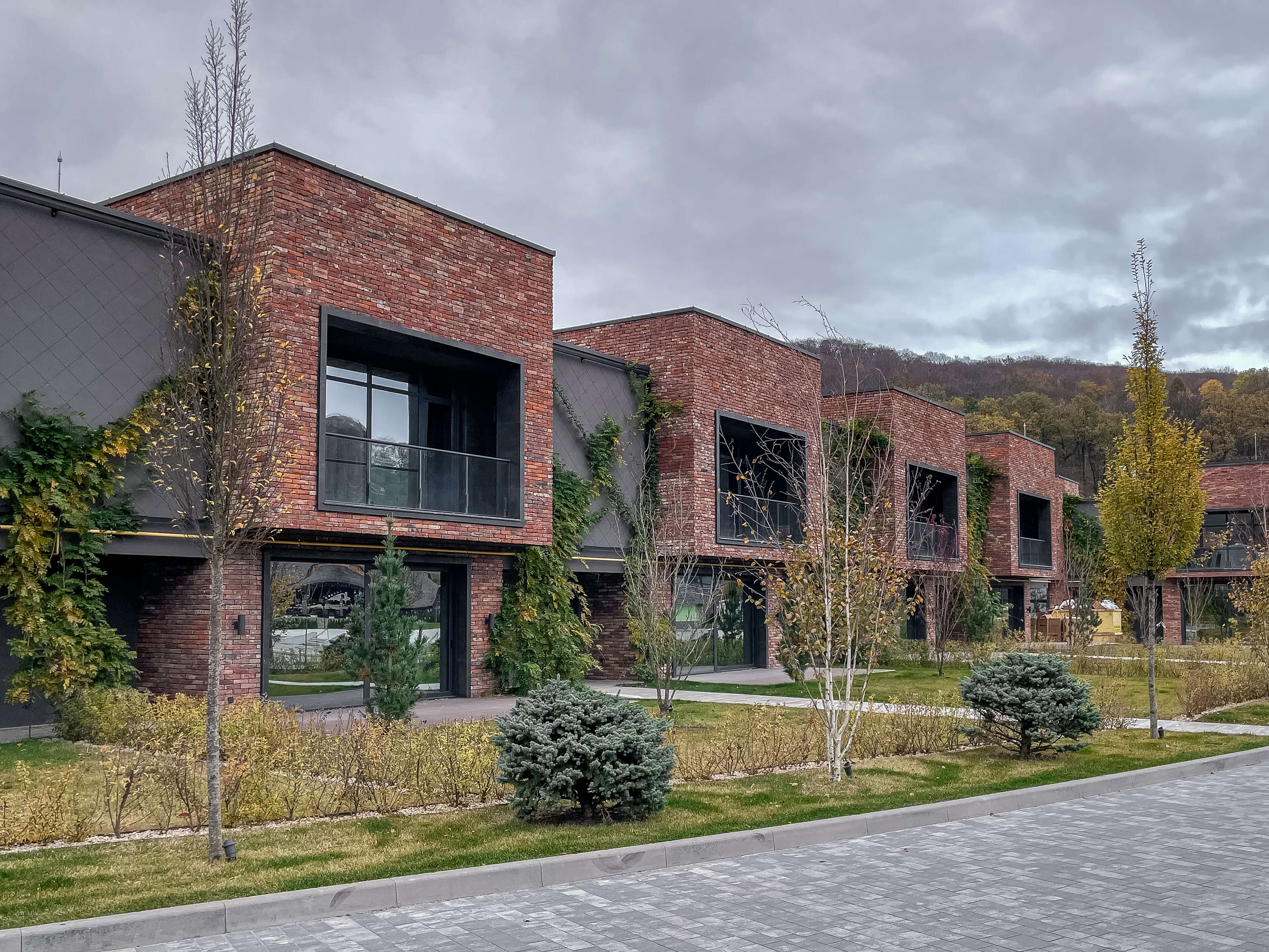 Котеджі Emily Resort